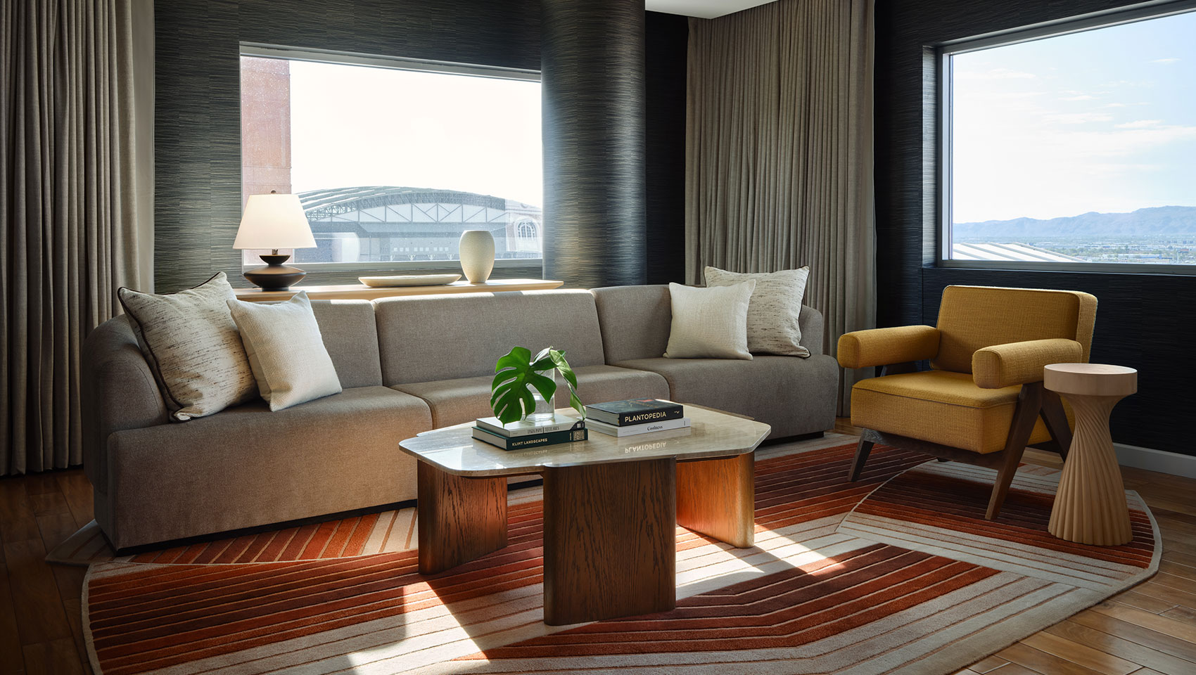 Kimpton Hotel Palomar Phoenix King Suite seating area